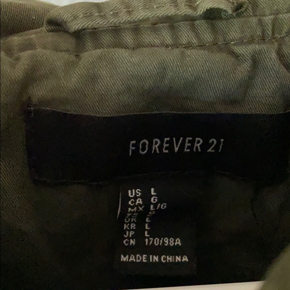 Cute cargo jacket! - Picture 2 of 2